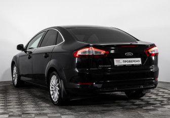 Подержанный автомобиль Ford Mondeo Sedan 2013 года (8 фото)