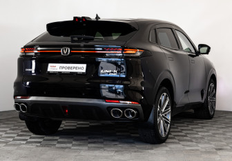 Подержанный автомобиль Changan UNI-K 2023 года (7 фото)