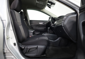 Подержанный автомобиль Nissan X-Trail 2018 года (23 фото)