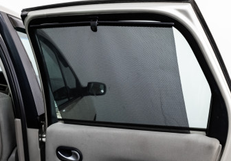 Подержанный автомобиль Renault Scenic 2006 года (18 фото)