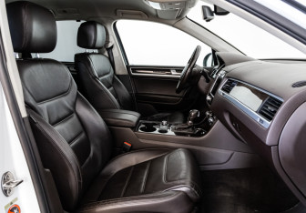Подержанный автомобиль Volkswagen Touareg 2012 года (20 фото)