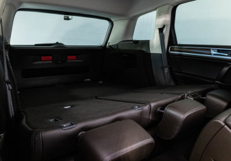 Подержанный автомобиль Volkswagen Touareg 2017 года (29 фото)