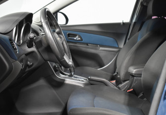 Подержанный автомобиль Chevrolet Cruze Sedan 2012 года (10 фото)