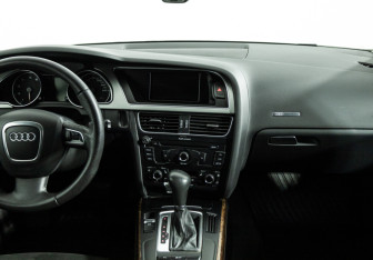 Подержанный автомобиль Audi A5 Liftback 2011 года (14 фото)