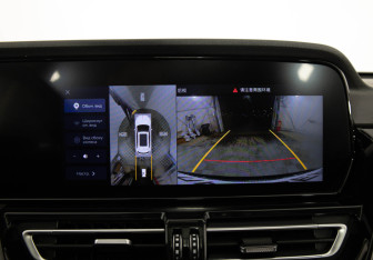 Подержанный автомобиль Hongqi HS5 2023 года (14 фото)