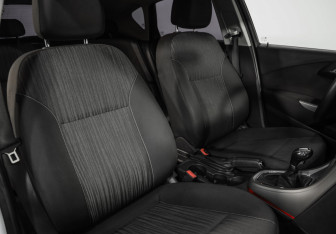 Подержанный автомобиль Opel Astra Hatchback 2011 года (18 фото)