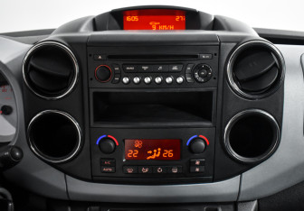 Подержанный автомобиль Citroen Berlingo 2012 года (15 фото)