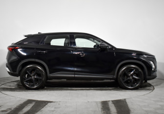 Подержанный автомобиль Omoda C5 2023 года (4 фото)