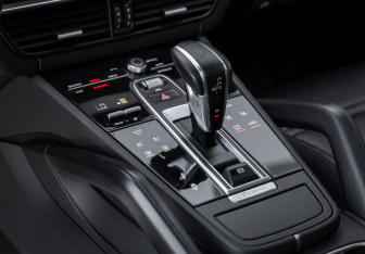 Подержанный автомобиль Porsche Cayenne 2021 года (23 фото)