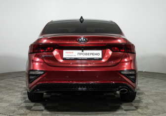 Подержанный автомобиль Kia Cerato Sedan 2019 года (6 фото)