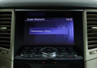 Подержанный автомобиль Infiniti QX70 2013 года (14 фото)