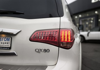 Подержанный автомобиль Infiniti QX80 2017 года (8 фото)
