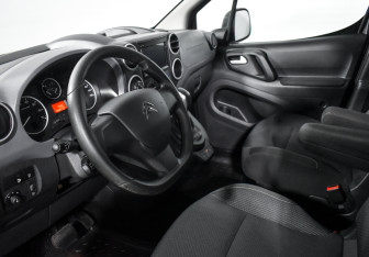 Подержанный автомобиль Citroen Berlingo 2021 года (9 фото)