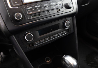 Подержанный автомобиль Volkswagen Polo Sedan 2013 года (12 фото)