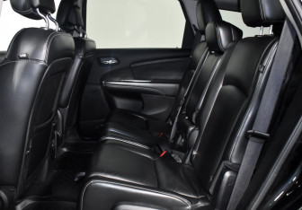 Подержанный автомобиль Dodge Journey 2011 года (12 фото)