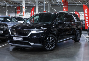 Подержанный автомобиль Kia Carnival 2021 года (1 фото)