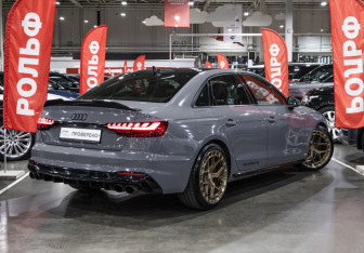 Подержанный автомобиль Audi A4 Sedan 2020 года (12 фото)