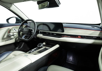 Подержанный автомобиль Chery Arrizo 8 2023 года (9 фото)