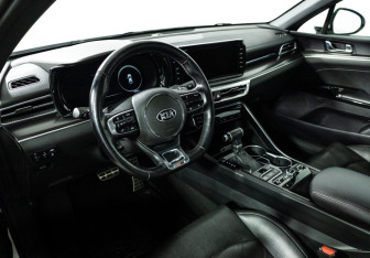 Подержанный автомобиль Kia K5 2020 года (11 фото)