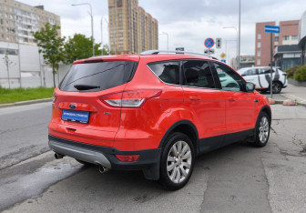 Подержанный автомобиль Ford Kuga 2013 года (4 фото)