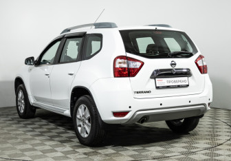 Подержанный автомобиль Nissan Terrano 2019 года (7 фото)