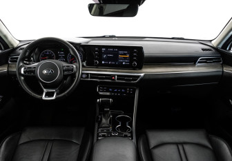 Подержанный автомобиль Kia K5 2020 года (14 фото)