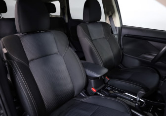 Подержанный автомобиль Mitsubishi Outlander 2018 года (22 фото)