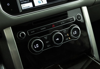 Подержанный автомобиль Land Rover Range Rover 2014 года (23 фото)