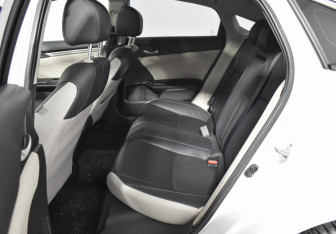 Подержанный автомобиль Honda Civic Sedan 2020 года (11 фото)