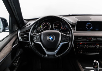 Подержанный автомобиль BMW X5 2016 года (11 фото)
