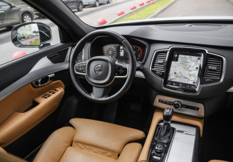 Подержанный автомобиль Volvo XC90 2019 года (12 фото)