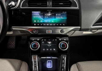 Подержанный автомобиль Jaguar I-Pace 2019 года (20 фото)