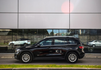 Подержанный автомобиль Mercedes-Benz GLB 2020 года (9 фото)