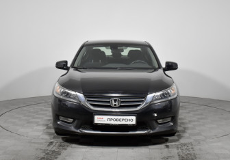 Подержанный автомобиль Honda Accord Sedan 2013 года (2 фото)