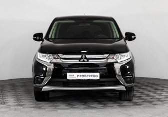 Подержанный автомобиль Mitsubishi Outlander 2016 года (2 фото)