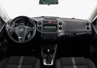 Подержанный автомобиль Volkswagen Tiguan 2011 года (10 фото)