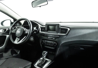 Подержанный автомобиль Kia Ceed Wagon 2019 года (9 фото)