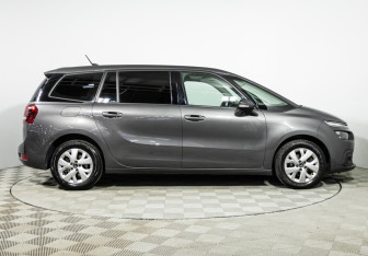 Подержанный автомобиль Citroen C4 SpaceTourer 2019 года (4 фото)