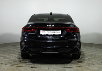 Подержанный автомобиль Kia Cerato Sedan 2022 года (6 фото)