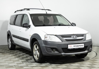 Подержанный автомобиль LADA (ВАЗ) Largus Wagon 2017 года (3 фото)