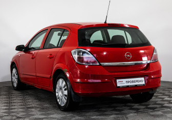 Подержанный автомобиль Opel Astra Hatchback 2008 года (7 фото)