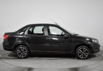 Подержанный автомобиль LADA (ВАЗ) Granta Sedan 2019 года (4 фото)