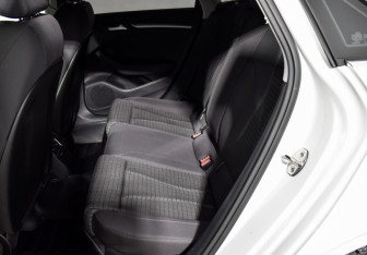 Подержанный автомобиль Audi A3 Sedan 2016 года (11 фото)