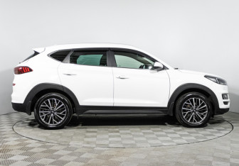 Подержанный автомобиль Hyundai Tucson 2020 года (4 фото)