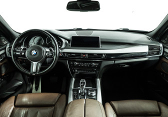 Подержанный автомобиль BMW X5 2017 года (13 фото)