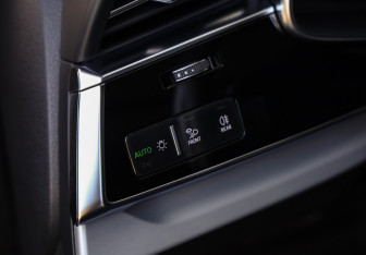 Подержанный автомобиль Audi Q8 2019 года (26 фото)