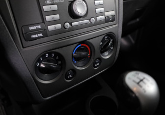 Подержанный автомобиль Ford Fusion 2007 года (13 фото)