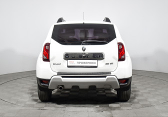 Подержанный автомобиль Renault Duster 2016 года (6 фото)
