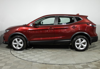 Подержанный автомобиль Nissan Qashqai 2019 года (8 фото)
