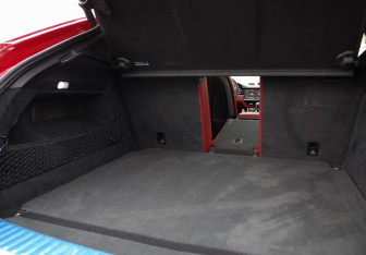 Подержанный автомобиль Porsche Cayenne 2022 года (31 фото)